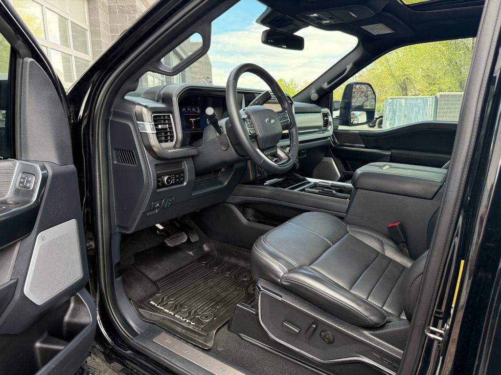 Used 2025 Ford F350 Platinum AWD/4WD image 40