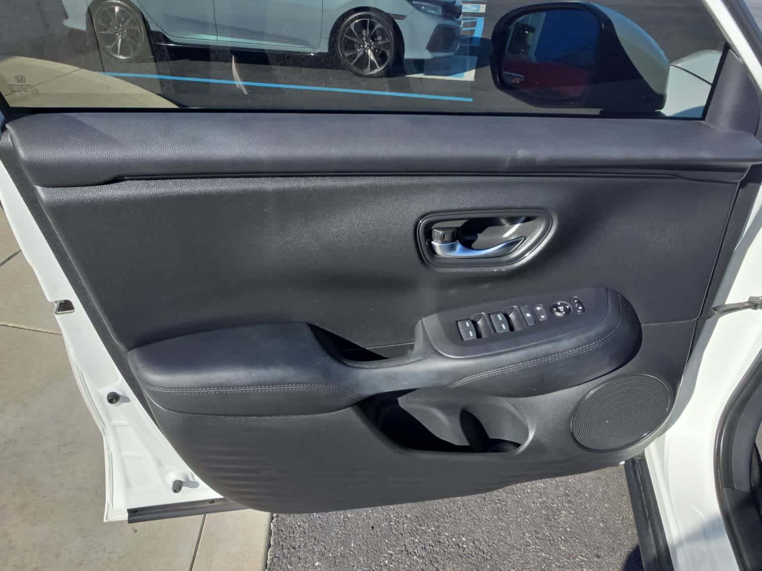 Used 2023 Honda HR-V LX image 18