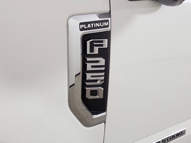Used 2022 Ford F250 Platinum w/ FX4 Off-Road Package AWD/4WD image 8