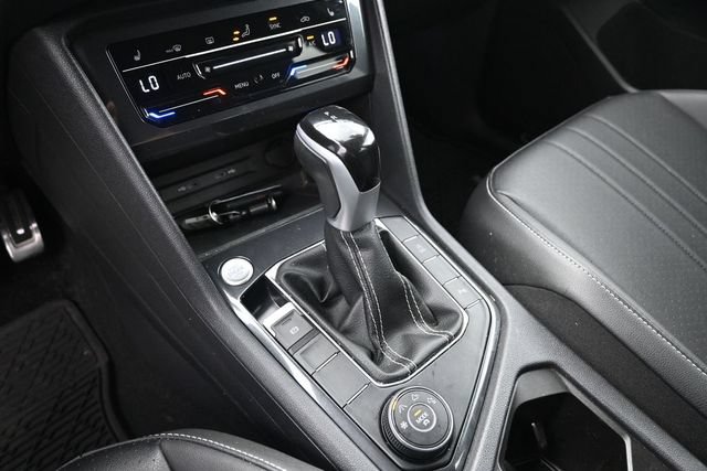 Used 2023 Volkswagen Tiguan SE R-Line AWD/4WD image 31