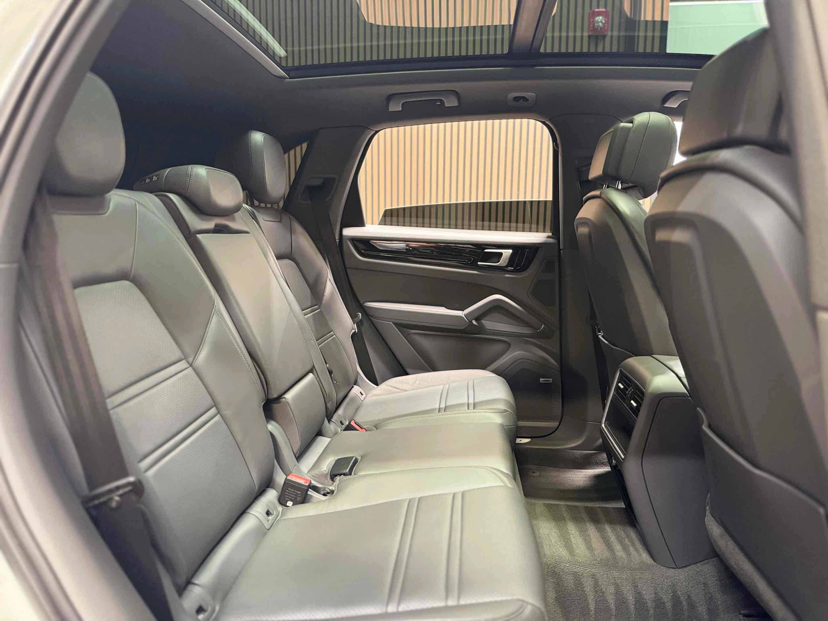 Used 2019 Porsche Cayenne AWD/4WD image 34
