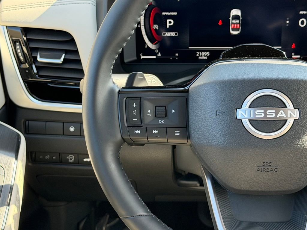 Used 2025 Nissan Rogue SL w/ Tech Package image 31