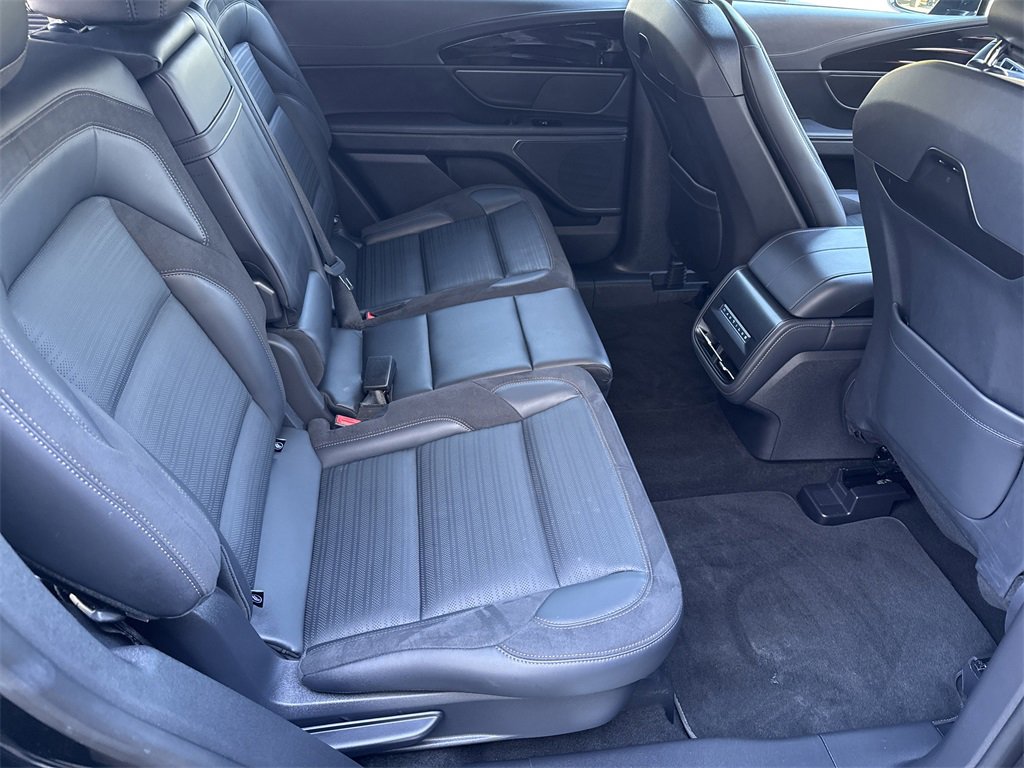 Used 2024 Lincoln Nautilus Reserve w/ Jet Appearance Package (87T) image 16