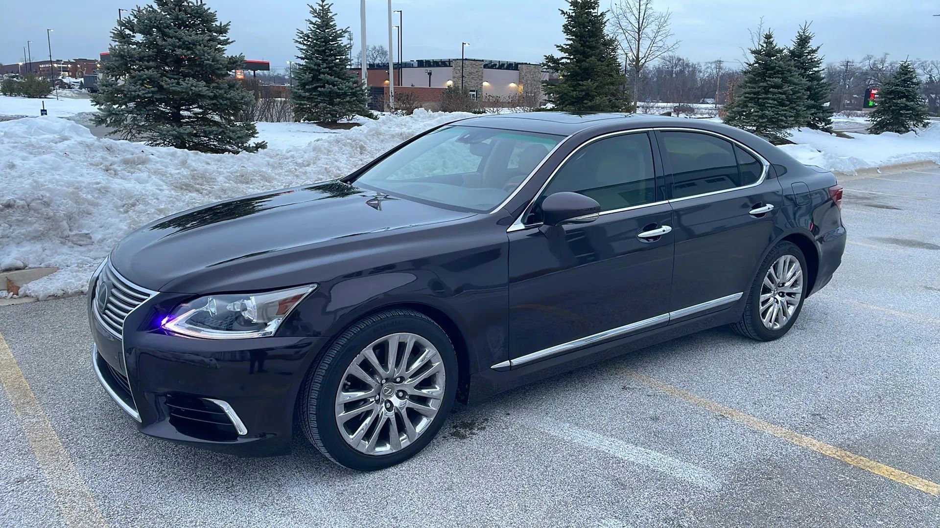 Used 2016 Lexus LS 460 w/ Comfort Package image 2