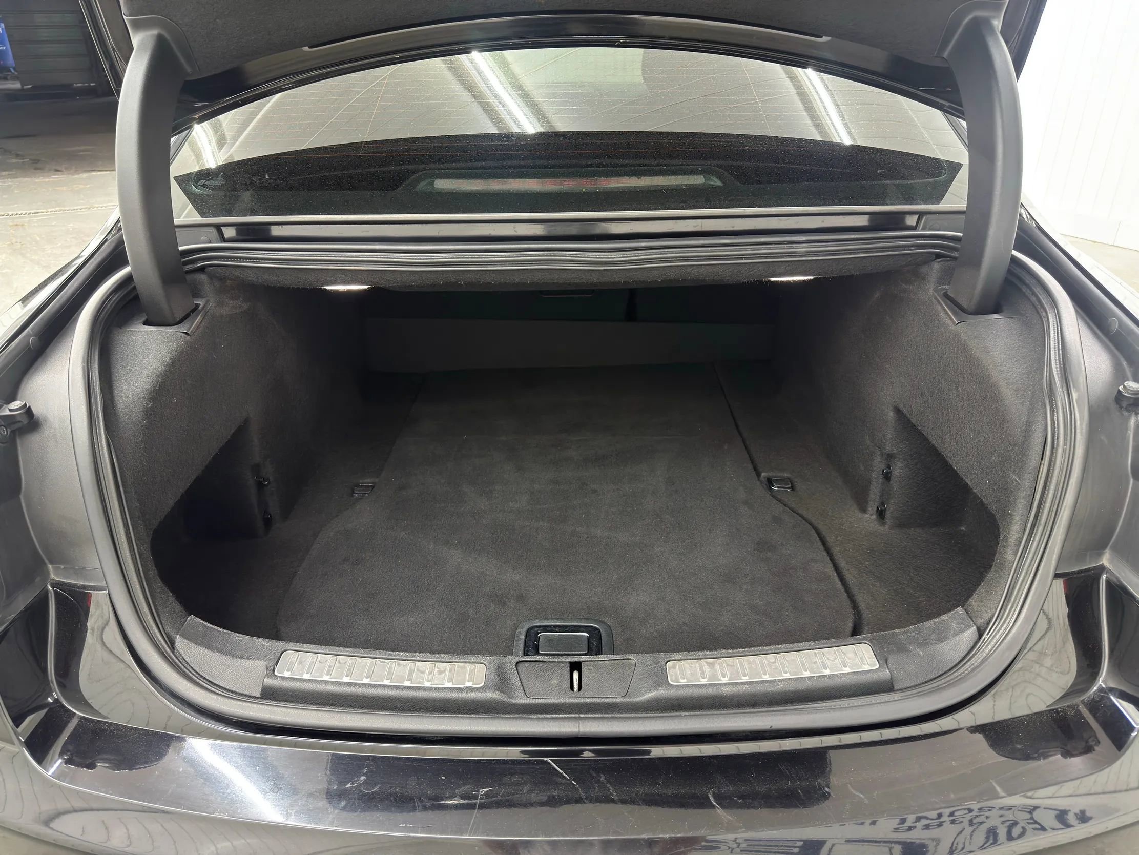 Used 2017 Lincoln Continental Select image 13