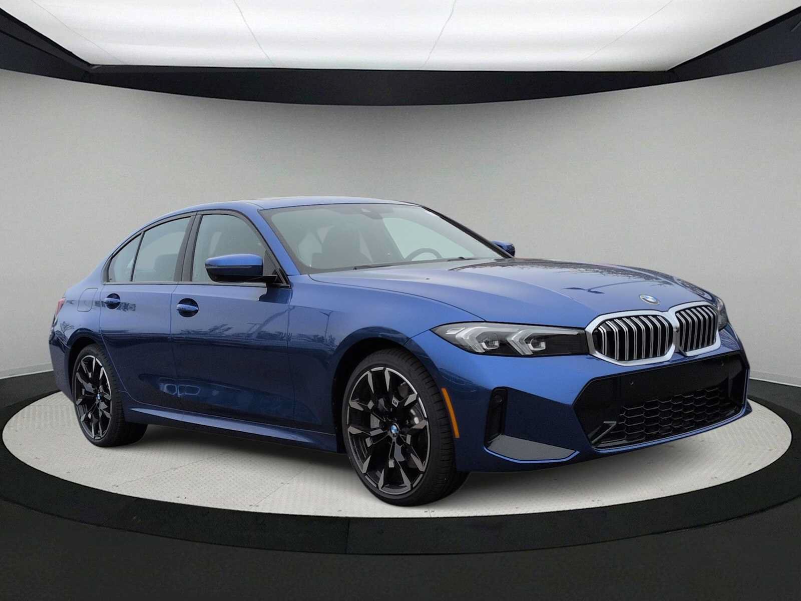 Used 2026 BMW 330i xDrive Sedan w/ M Sport Package AWD/4WD image 2