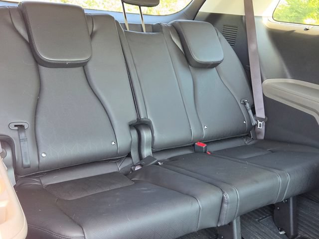Used 2025 Kia Carnival EX FWD image 16