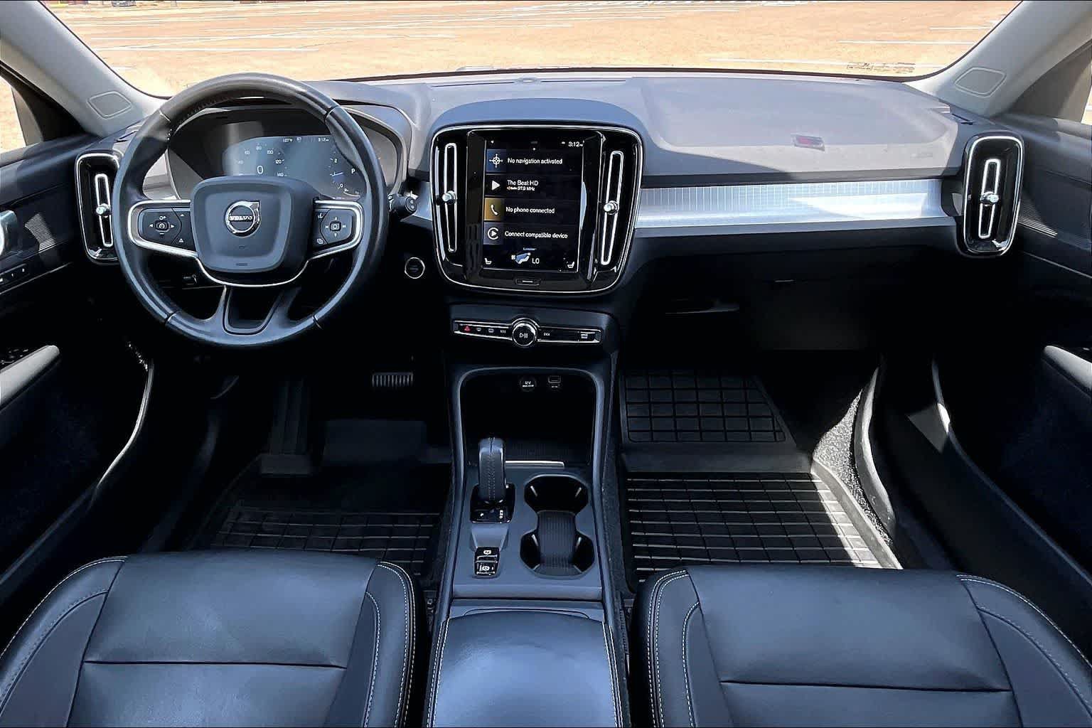 Used 2021 Volvo XC40 T5 Momentum w/ Climate Package AWD/4WD image 9