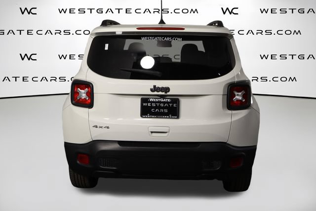 Used 2023 Jeep Renegade Latitude w/ Sun & Fun Group AWD/4WD image 4