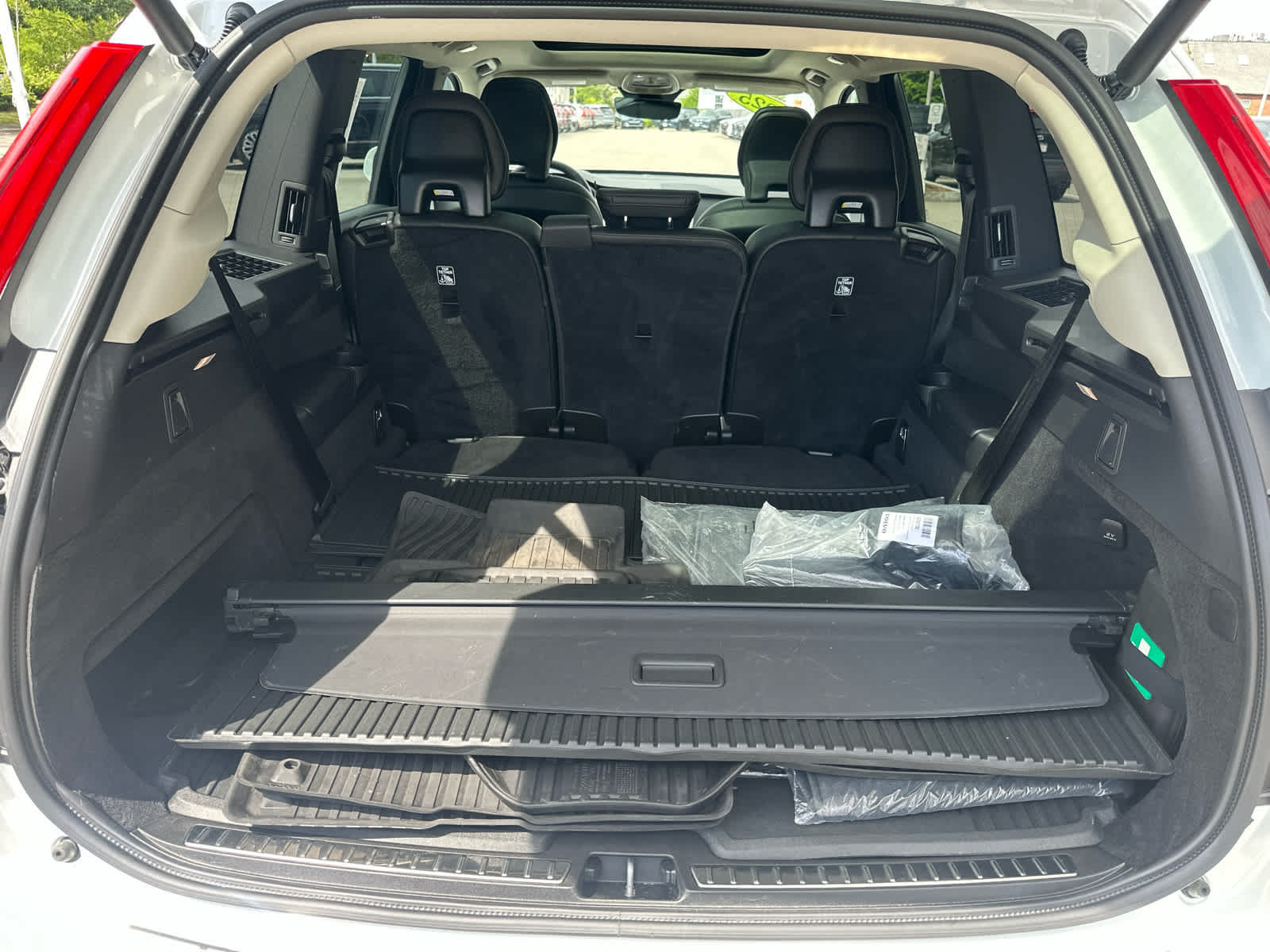 Used 2025 Volvo XC90 B5 Core w/ Protection Package Premier AWD/4WD image 34