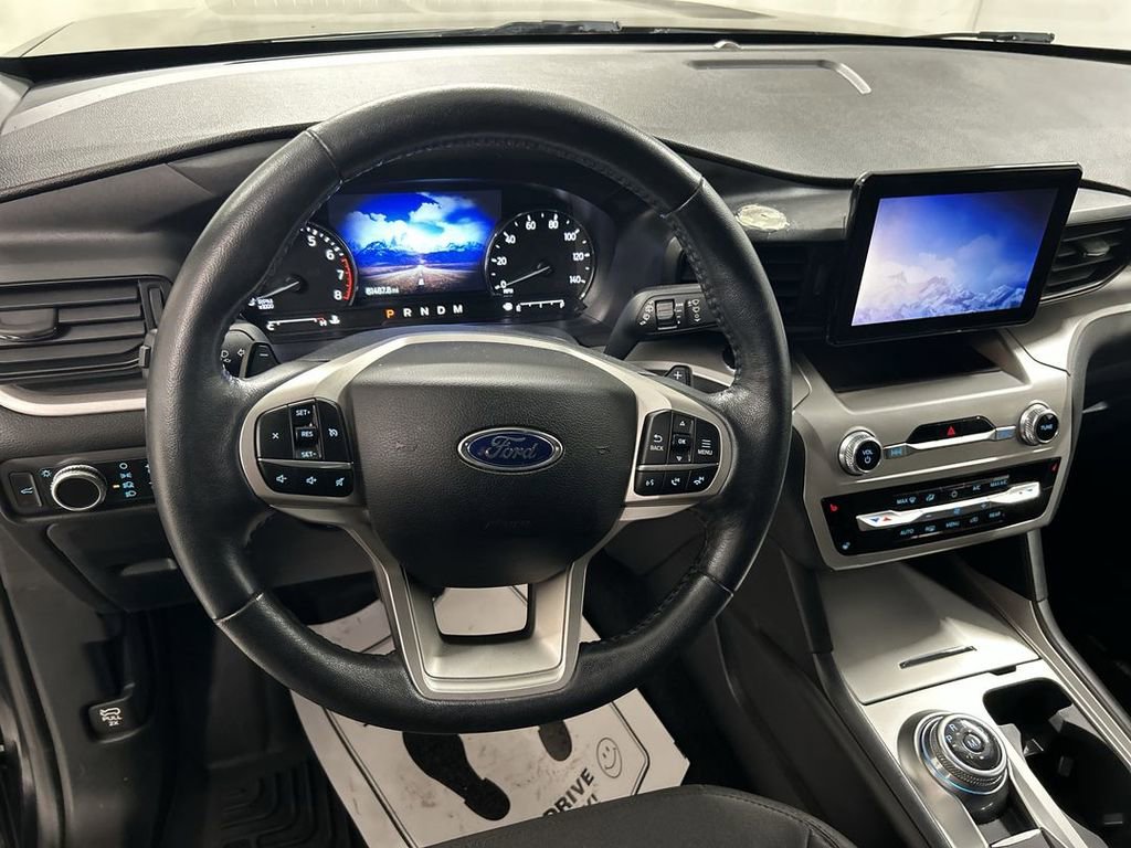 Used 2020 Ford Explorer XLT w/ Comfort Package image 4