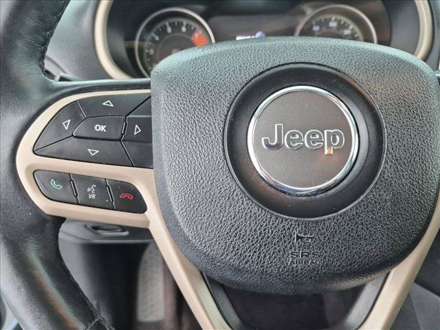 Used 2017 Jeep Cherokee Limited w/ Luxury Group FWD image 29
