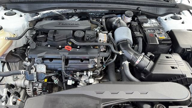 Used 2024 Kia K5 LXS image 12