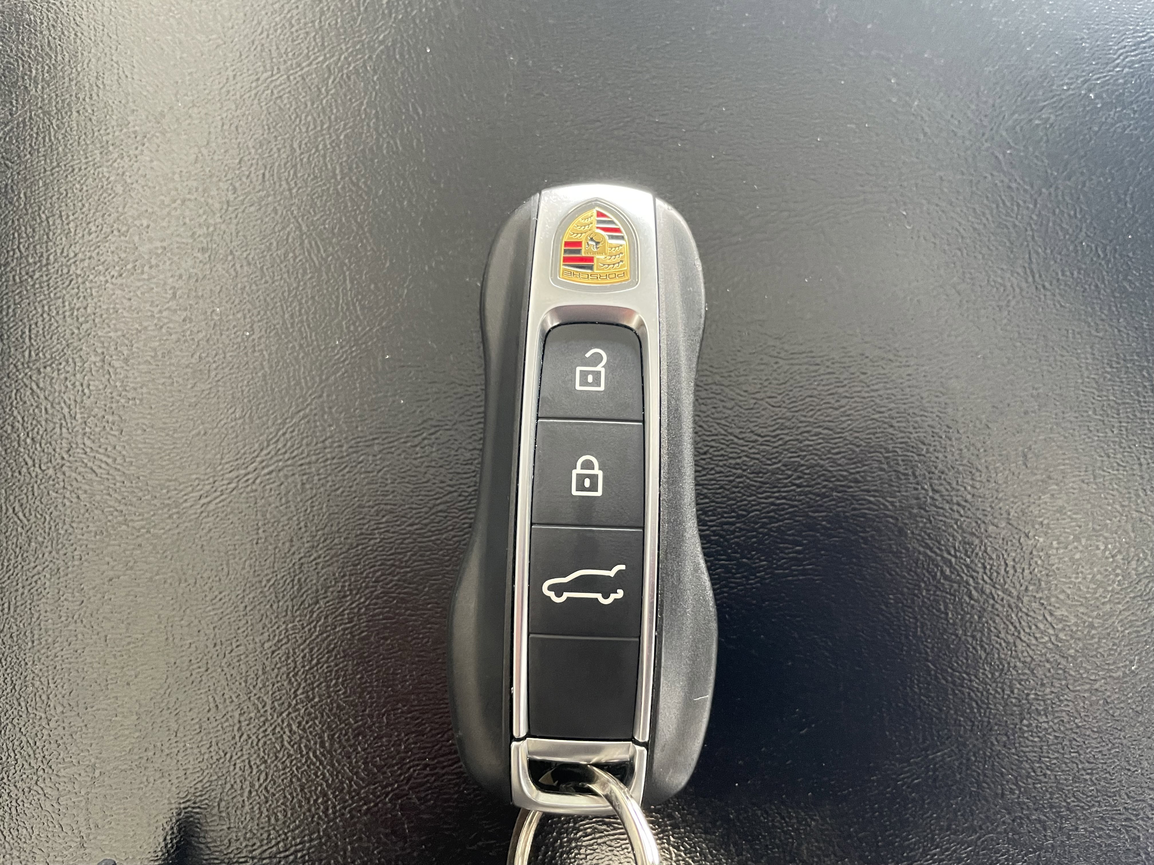 Certified 2026 Porsche Cayenne AWD/4WD image 25