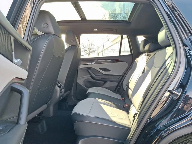 New 2026 Volkswagen Tiguan SE R-Line image 5