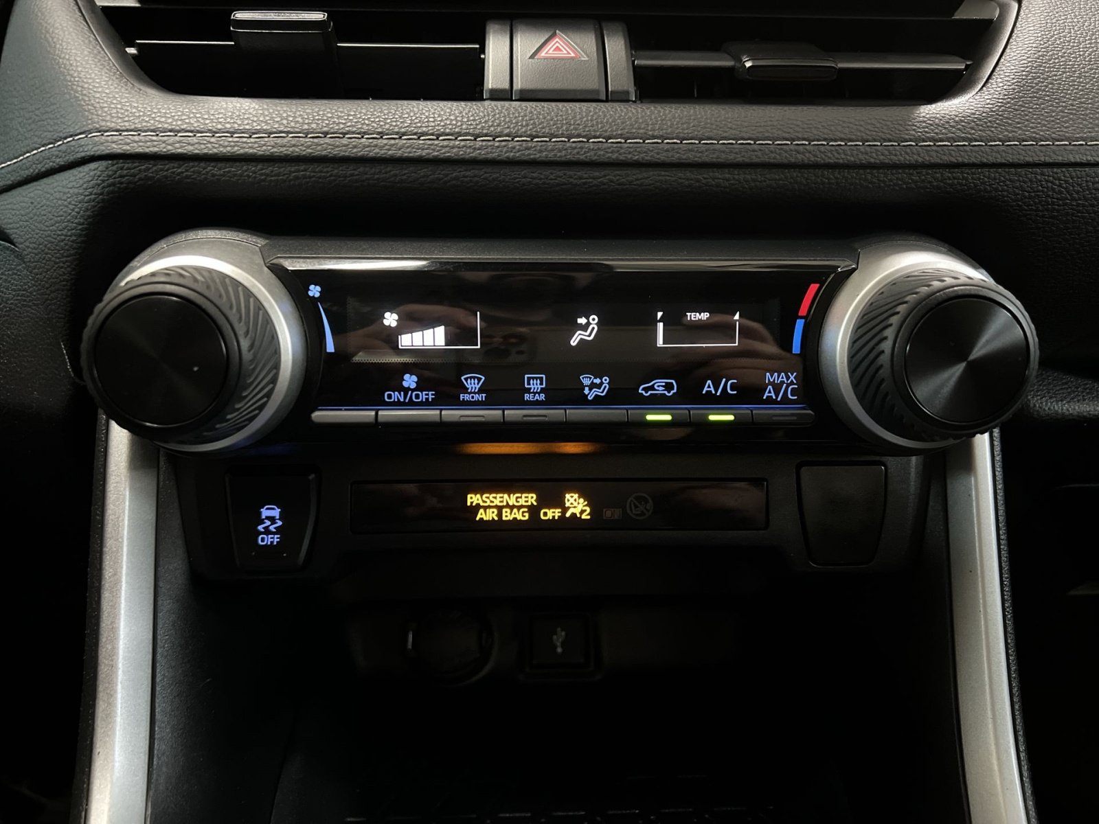 Used 2021 Toyota RAV4 LE w/ Carpet Mat Package (TMS) FWD image 20