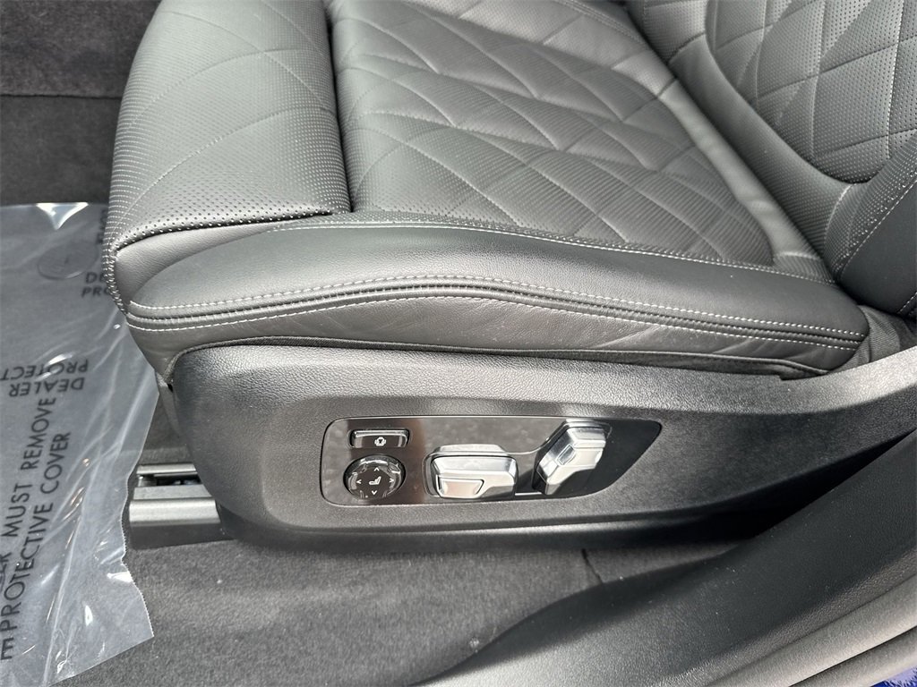 Used 2026 BMW X5 M60i image 42
