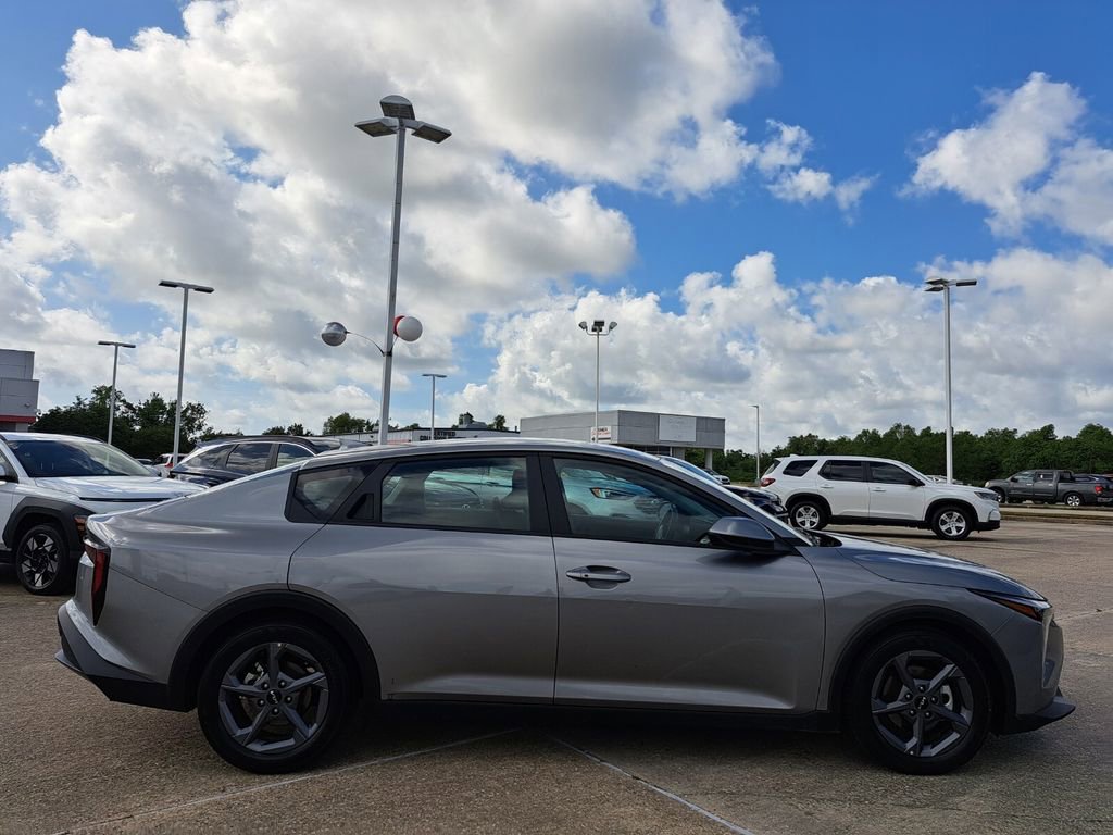 Used 2025 Kia K4 LXS image 4