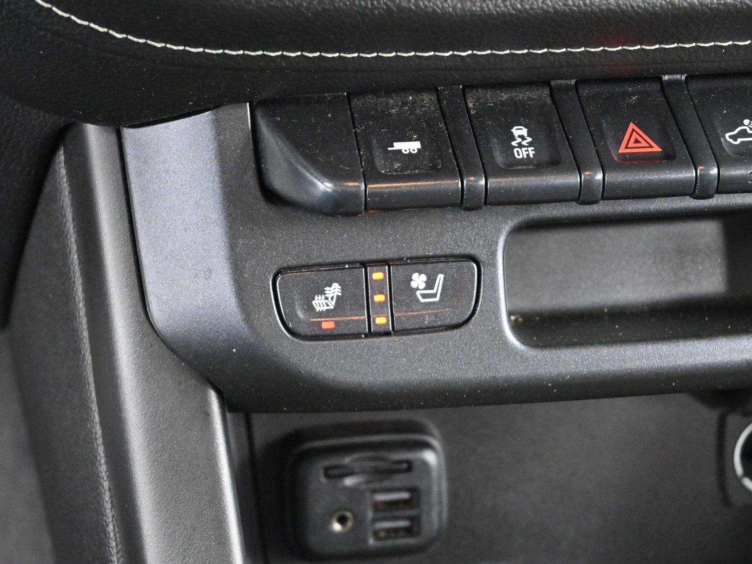 Used 2020 GMC Canyon Denali image 25