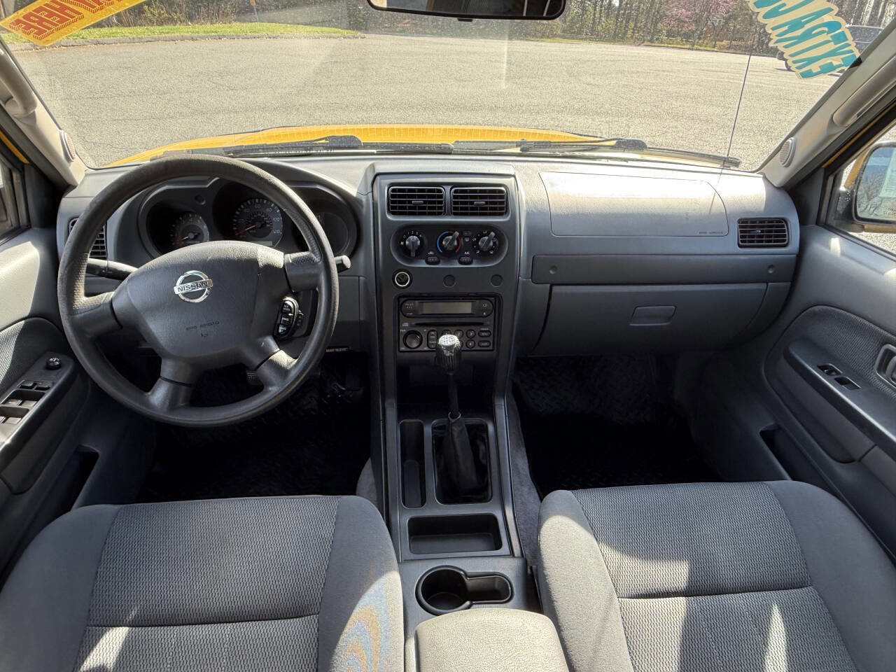 Used 2002 Nissan Frontier XE image 28