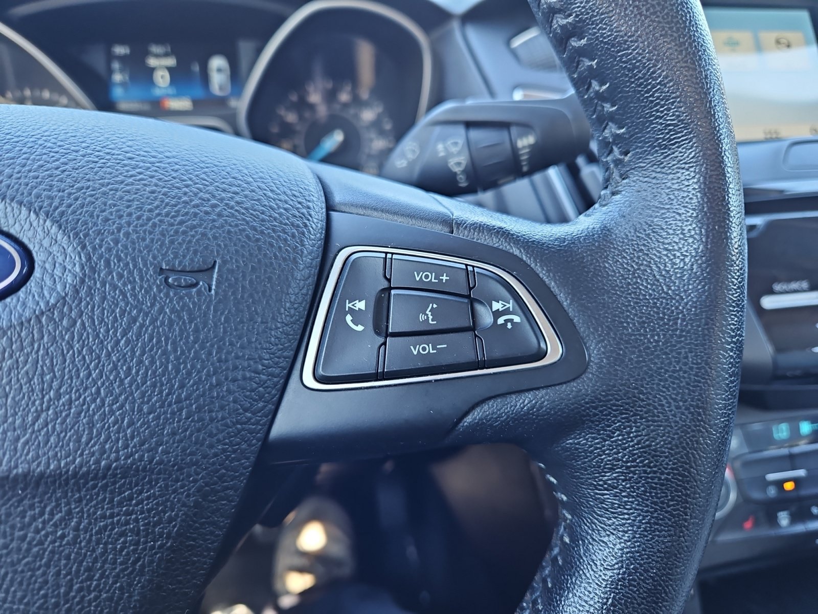 Used 2017 Ford Focus Titanium FWD image 27