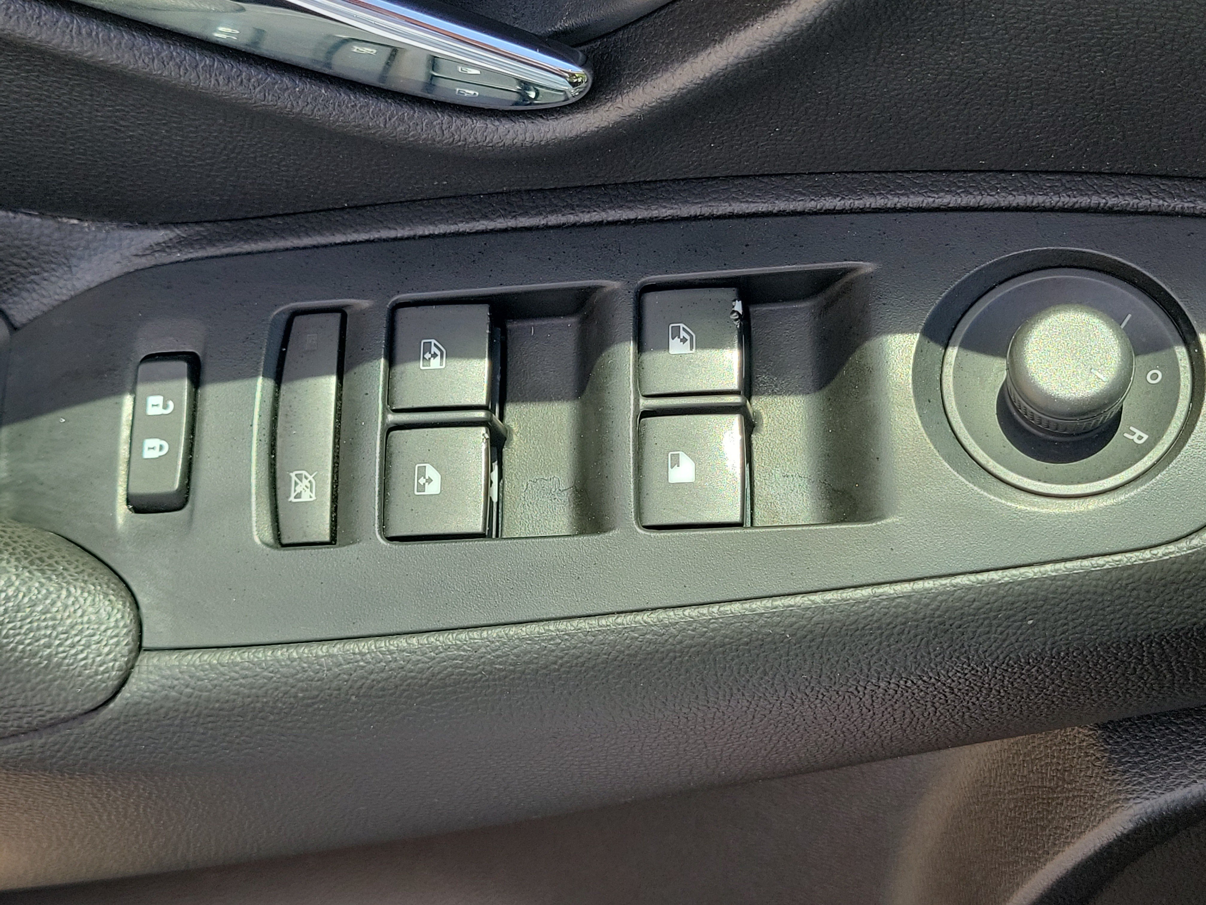 Used 2020 Chevrolet Trax LS FWD image 33