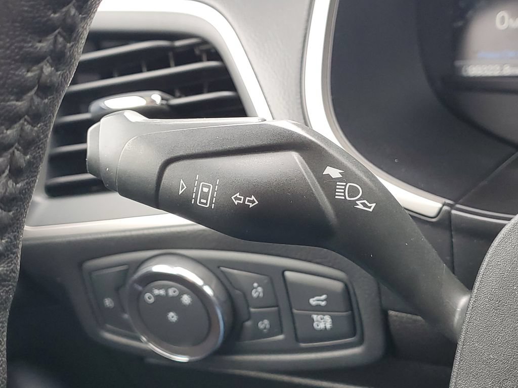 Used 2019 Ford Edge SEL w/ Equipment Group 201A AWD/4WD image 18