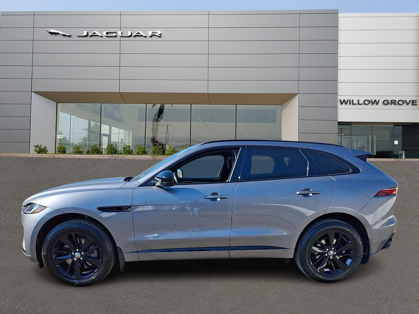Used 2026 Jaguar F-PACE R-Dynamic S image 6