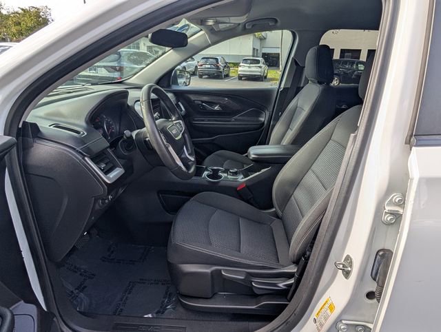 Used 2022 GMC Terrain SLE image 10