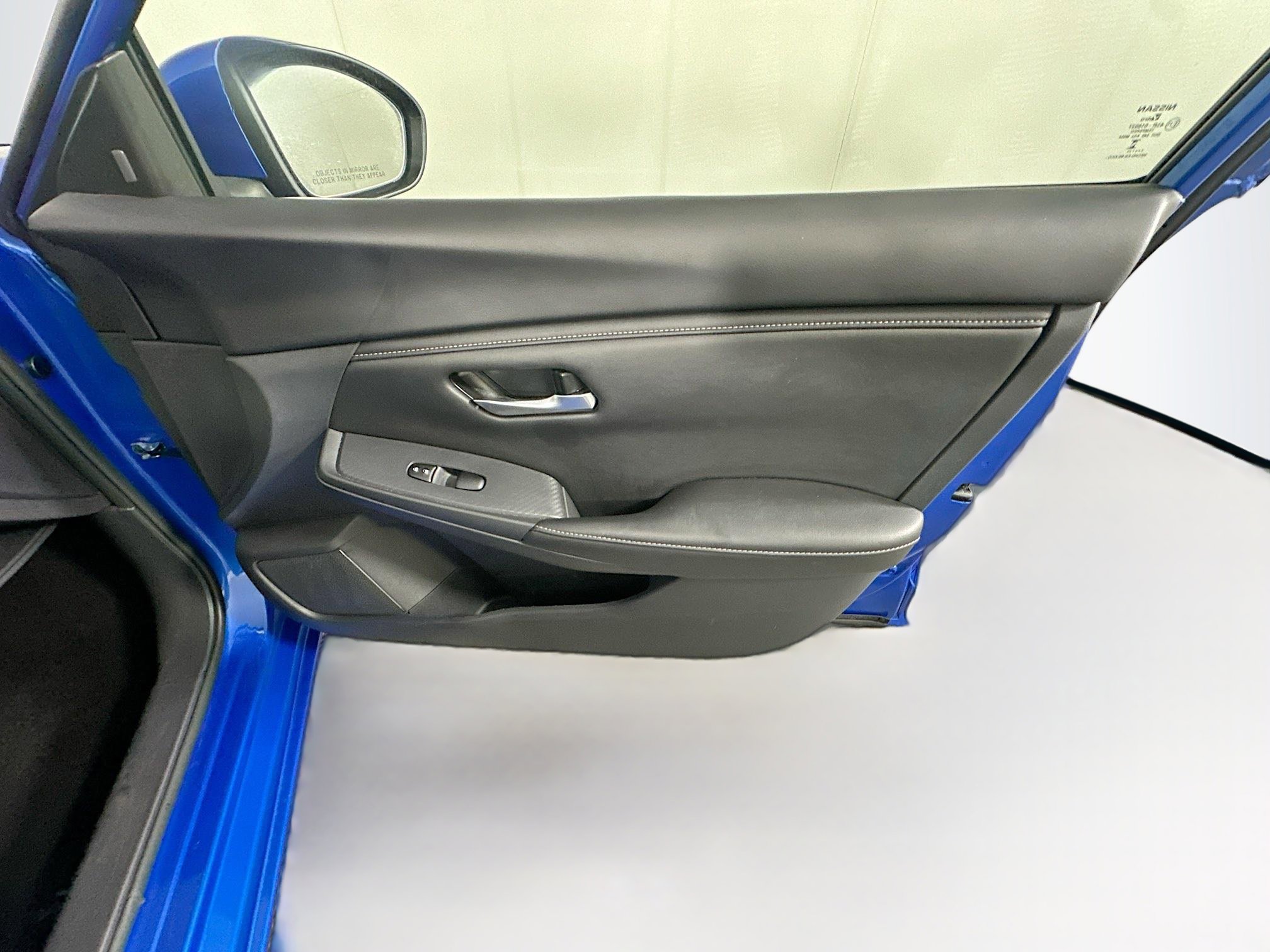 Used 2025 Nissan Sentra SV FWD image 30