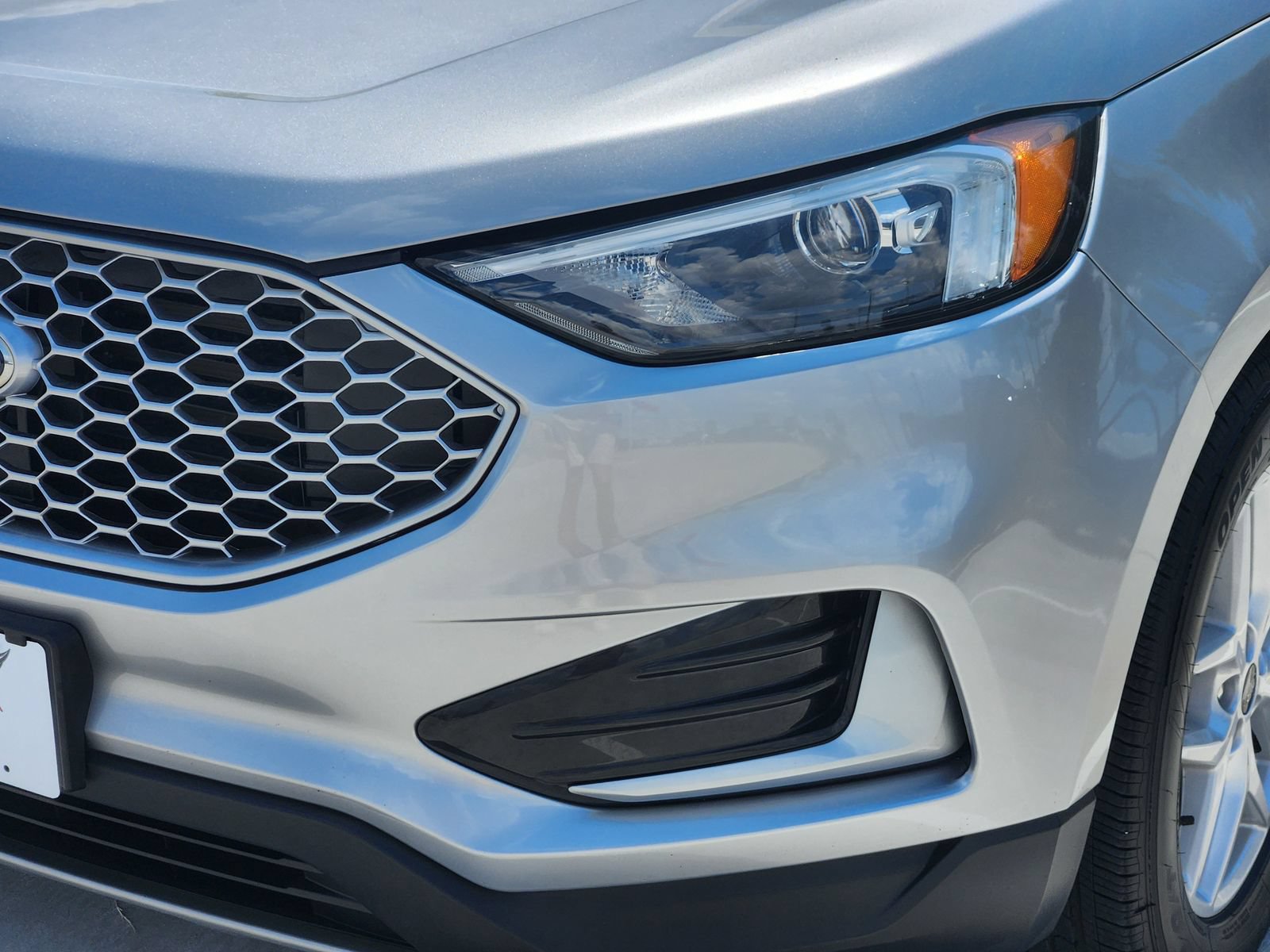 Used 2024 Ford Edge SEL AWD/4WD image 9