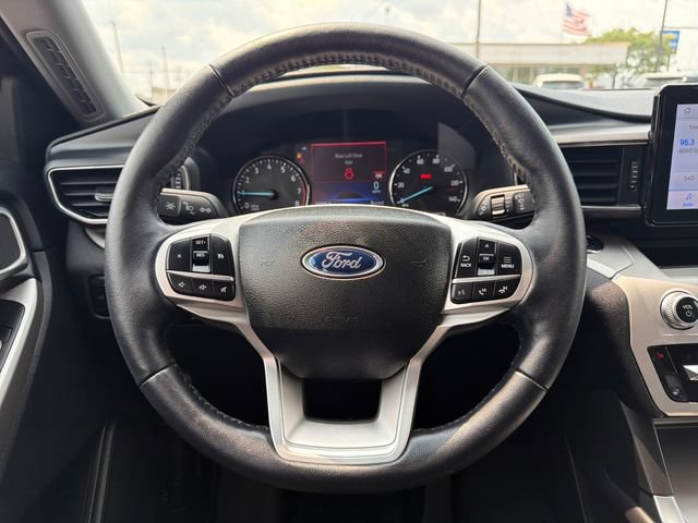 Used 2023 Ford Explorer XLT w/ Equipment Group 202A AWD/4WD image 17