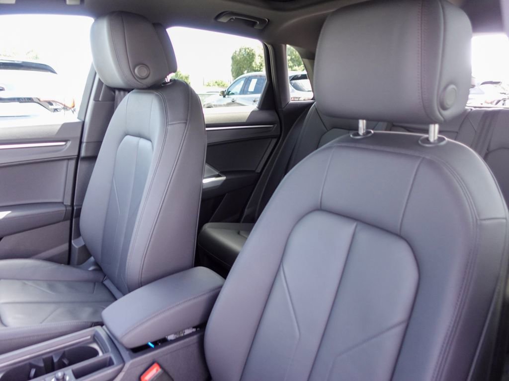 Used 2025 Audi Q3 2.0T Premium w/ Convenience Plus Package image 22