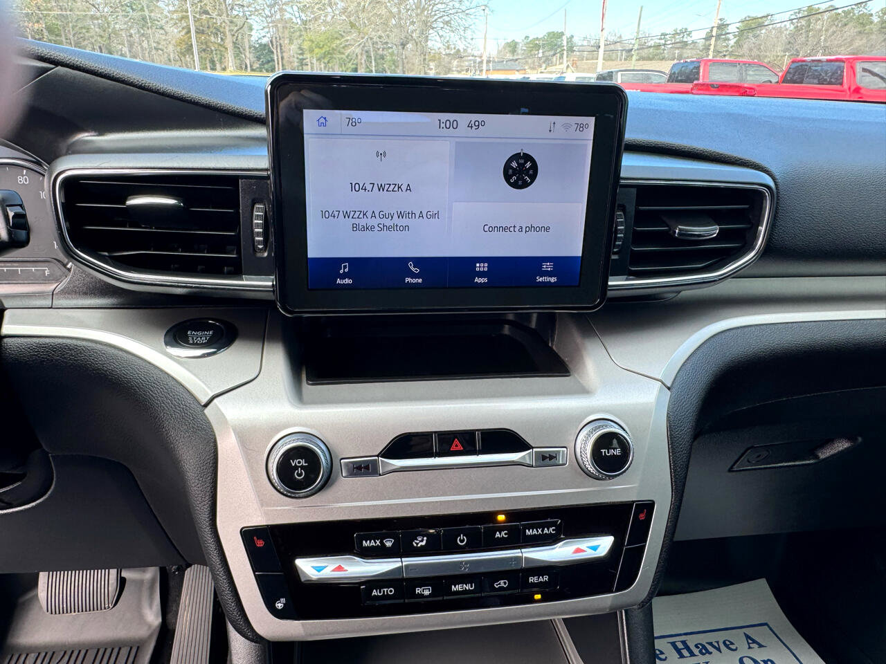 Used 2022 Ford Explorer XLT w/ Equipment Group 202A image 25