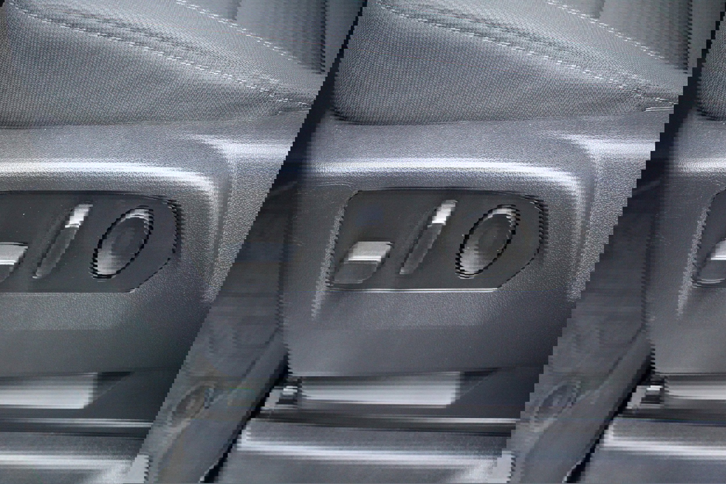 Used 2025 GMC Sierra 3500 SLE w/ SLE Value Package image 23