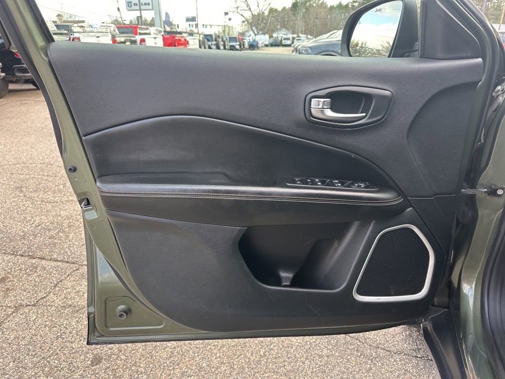 Used 2019 Jeep Compass Latitude w/ Cold Weather Group image 15