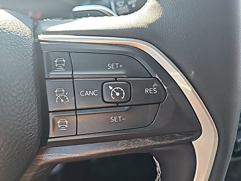 Certified 2023 Jeep Grand Cherokee Limited image 28