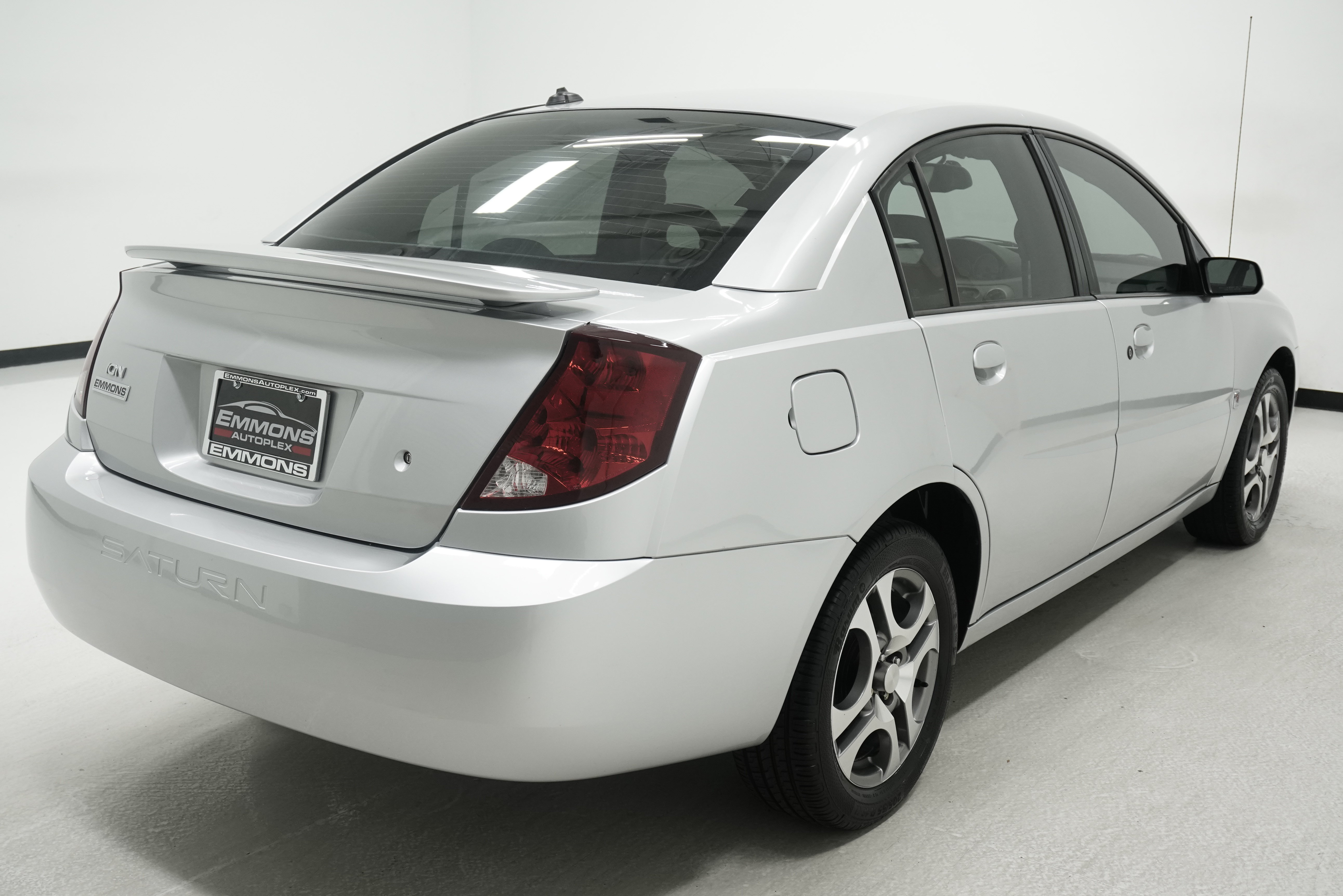 Used 2005 Saturn ION Level 3 w/ Travel Pkg FWD image 4