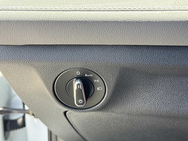 New 2026 Volkswagen Jetta SEL FWD image 21
