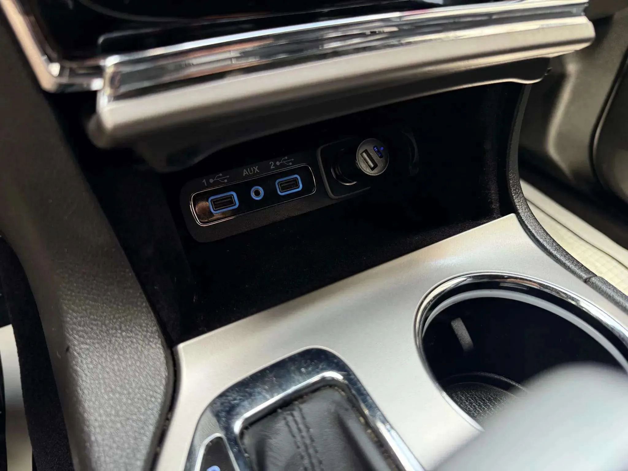 Used 2019 Jeep Grand Cherokee Limited image 28