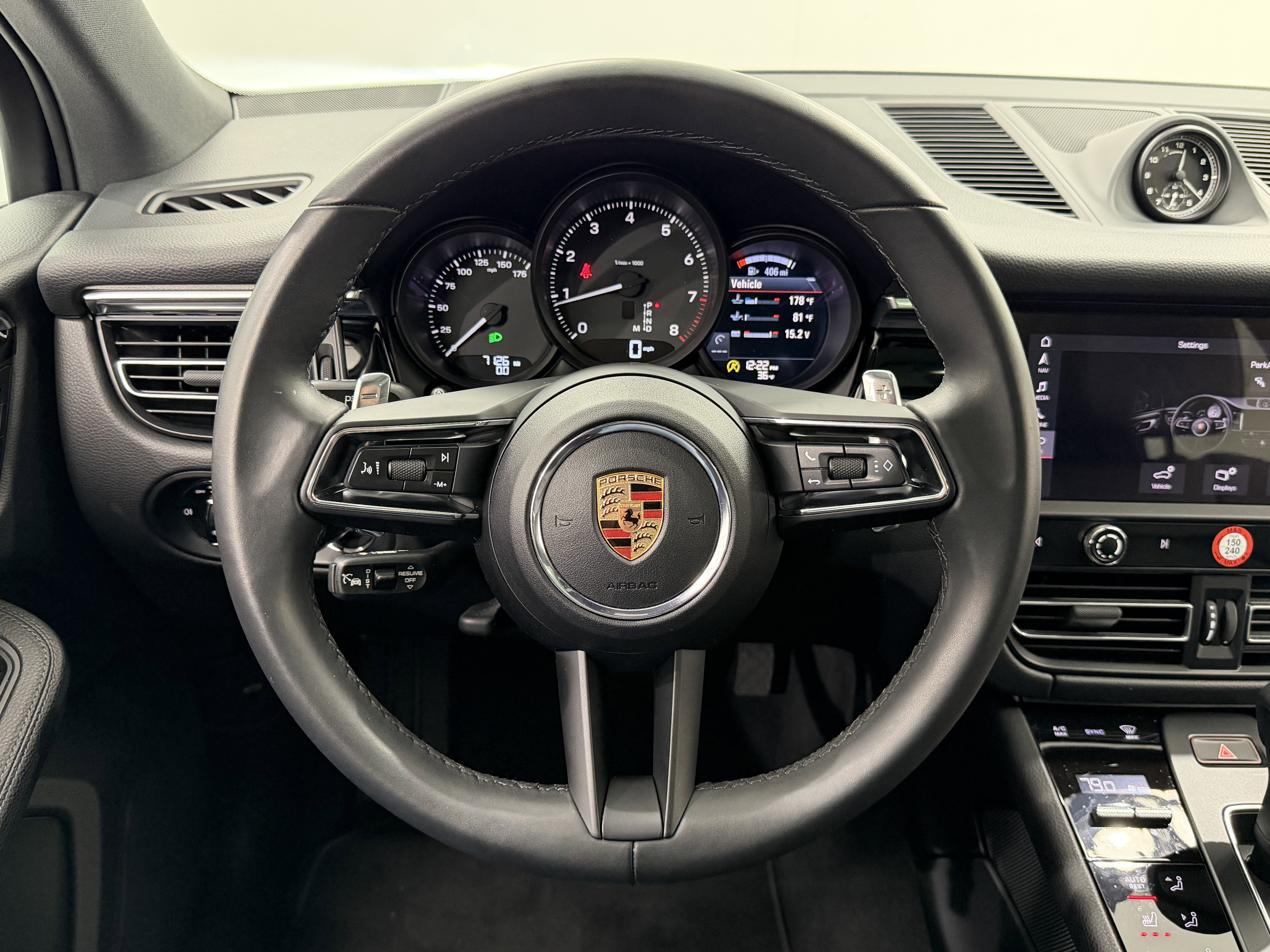 Certified 2025 Porsche Macan image 42
