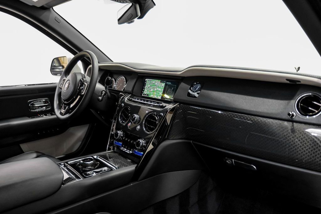 Used 2023 Rolls-Royce Cullinan Black Badge w/ Driver's Package image 9