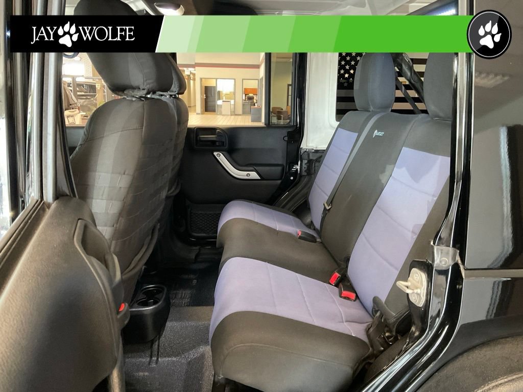 Used 2014 Jeep Wrangler Unlimited Rubicon w/ Connectivity Group AWD/4WD image 21