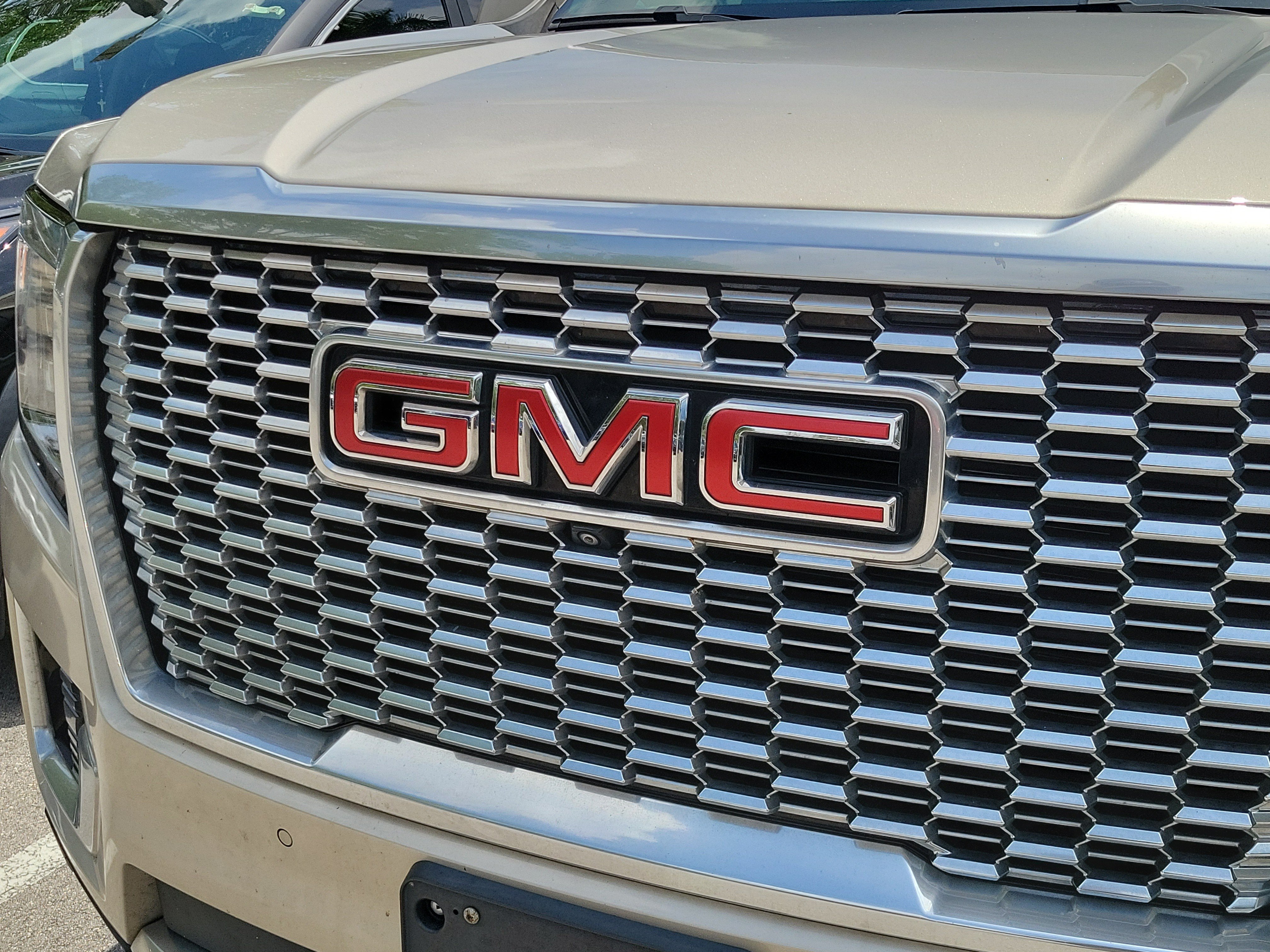 Used 2021 GMC Yukon XL Denali w/ Denali Ultimate Package AWD/4WD image 5