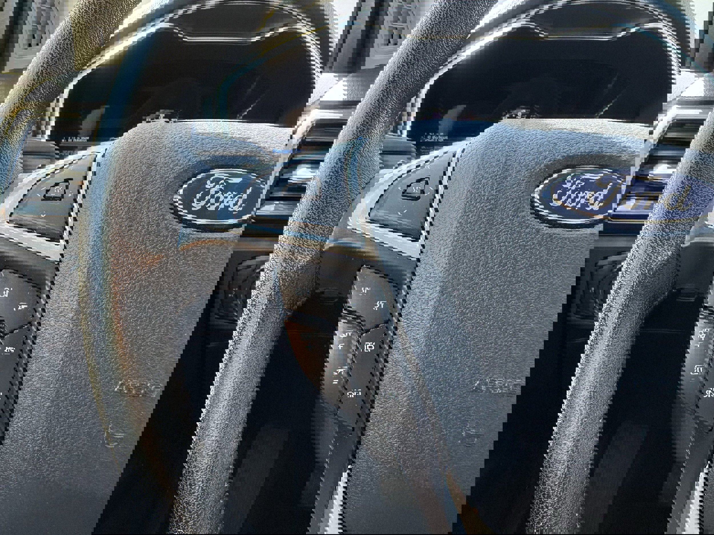 Used 2017 Ford Fusion SE w/ Fusion SE Technology Package image 15