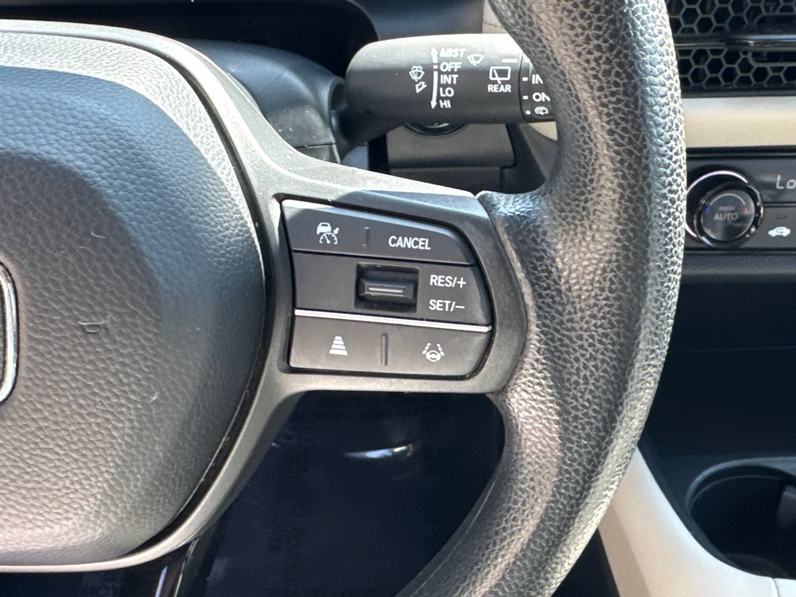 Used 2023 Honda HR-V LX image 25