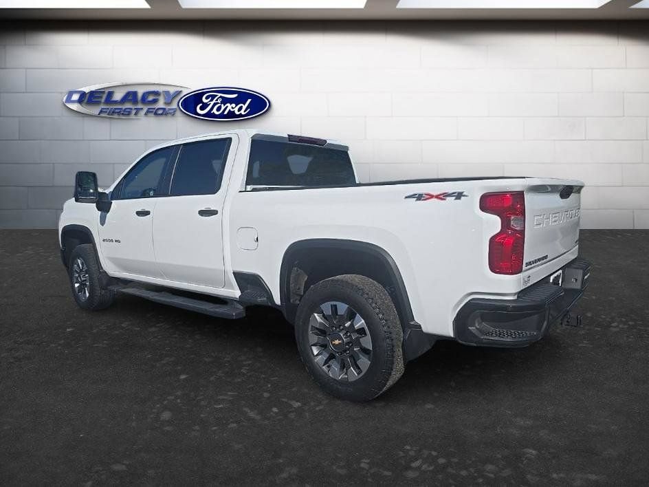 Used 2022 Chevrolet Silverado 2500 Custom w/ Custom Value Package AWD/4WD image 4