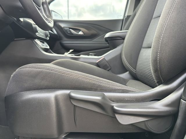Used 2022 GMC Terrain SLE w/ Elevation Edition image 16
