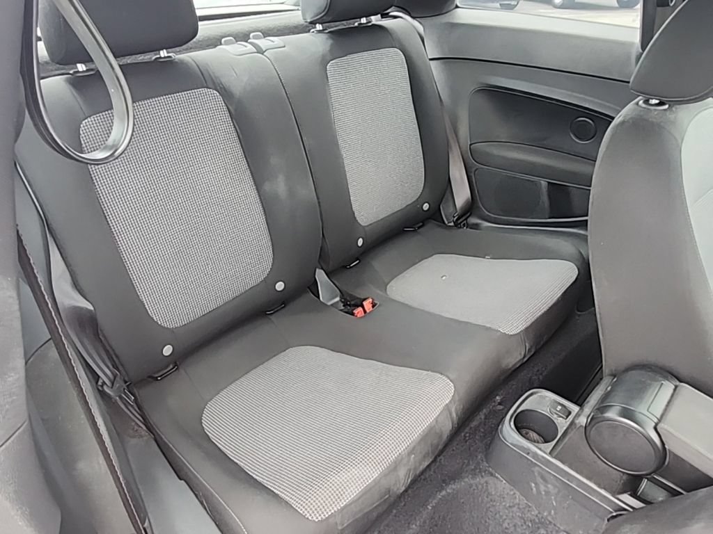 Used 2017 Volkswagen Beetle 1.8T S FWD image 25