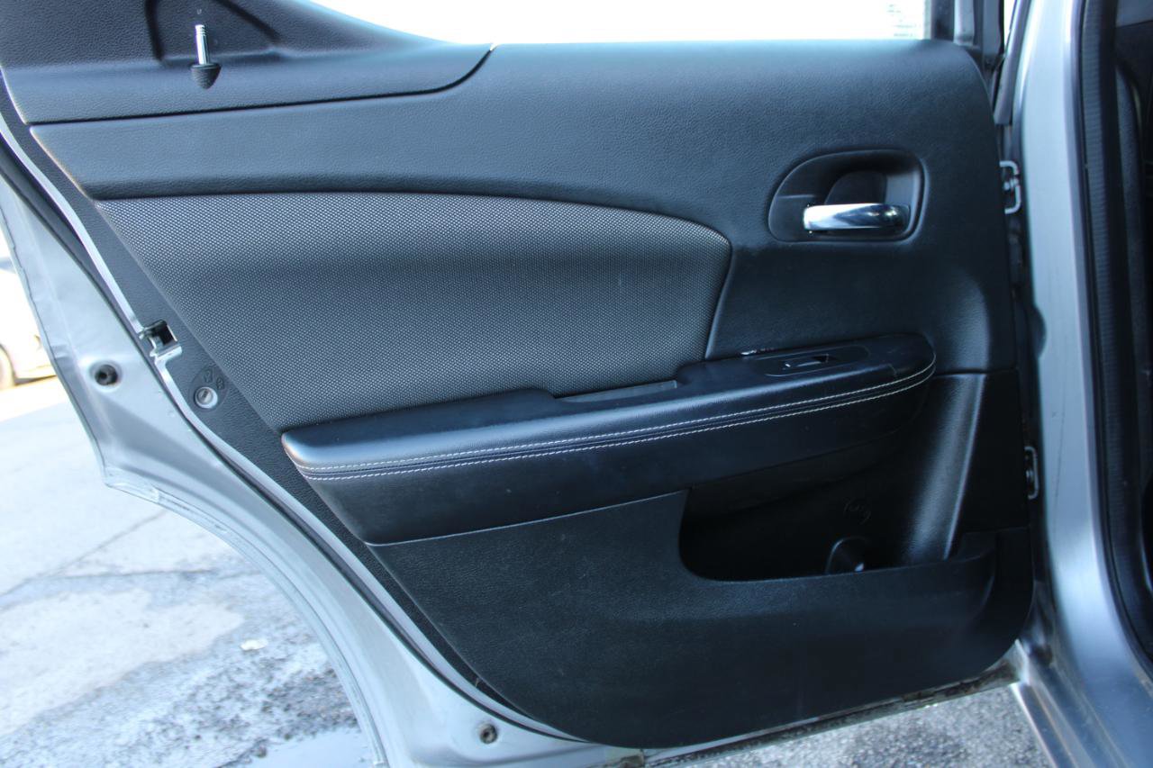 Used 2014 Dodge Avenger SE image 33